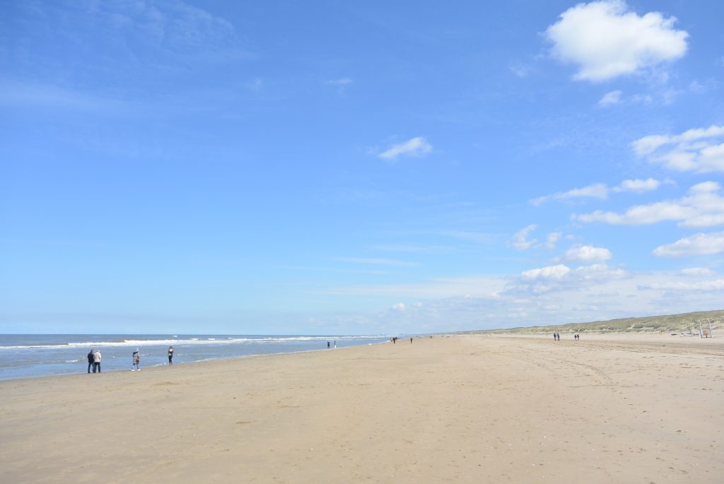 Het strand ten noorden van Noordwijk